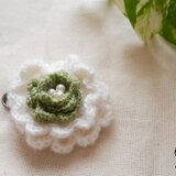 お花のコサージュ