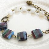 縞々なスクエアビーズのブレスレット