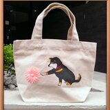 手描きの黒柴犬トート『お花と黒柴犬』