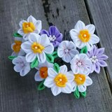 つまみ細工   春を待ちわびて