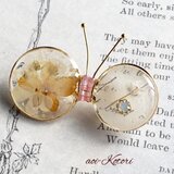 てふてふブローチ