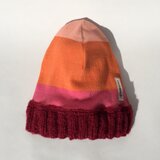 モモ x アネモネの花色 ニット帽