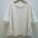レースなお袖のフレアートップス