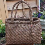 やまぶどう(山葡萄/山ぶどう）のカゴバック(網代編み）チャーム付き