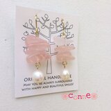 ローズクォーツとひと粒淡水パール