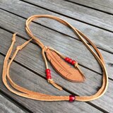 革フェザーネックレス