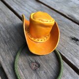 革テンガロンハット髪どめ！