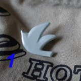 陶ブローチ-水色の鳥1