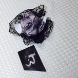 JIN  革と着物とレースの薔薇　コサージュ　＊　白サテンと黒レース