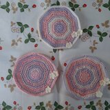 小さなお花のついたコースター(ピンク系)