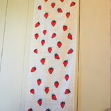 大きないちごのフェイスタオル