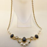 ネイビービジューとパールのネックレス