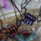 日常にアートを彩るガラスアクセサリー