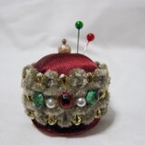 王冠針山　マグネット付（赤）