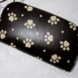 肉球いっぱいラウンドファスナー長財布足あと　茶色