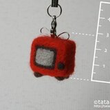 レトロ朱色テレビのストラップ