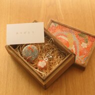ギフト】小さな桐箱ときもの小物3点セット 梅文・菊文 | iichi