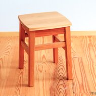 座編みのスツール | iichi ハンドメイド・クラフト作品・手仕事品の通販