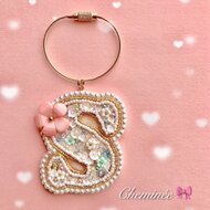 ビーズ刺繍 スイーツベアのキーホルダー Iichi ハンドメイド クラフト作品 手仕事品の通販