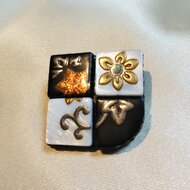 蒔絵ブローチ 黒猫 桜 | iichi ハンドメイド・クラフト作品・手仕事品 ...