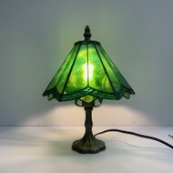 【 美品 】ライトグリーンと紅いアクセント  八面体ステンドグラスランプ 美品 】ライトグリーンと紅いアクセント 八面体ステンドグラスランプ