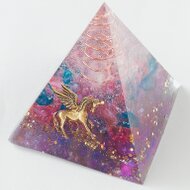 ピラミッド型オルゴナイト☆ドラゴン☆ | iichi ハンドメイド 