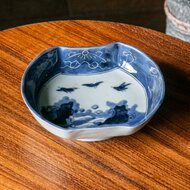 江戸時代　後期　古平戸　染付　白抜き　鷺図　皿　墨弾き波文　飾皿　額皿　取皿 江戸時代 後期 古平戸 染付 白抜き 鷺図 皿 墨弾き波文 飾皿 額