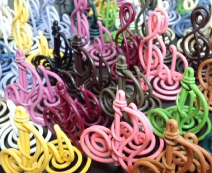 曲げる人 じょにー