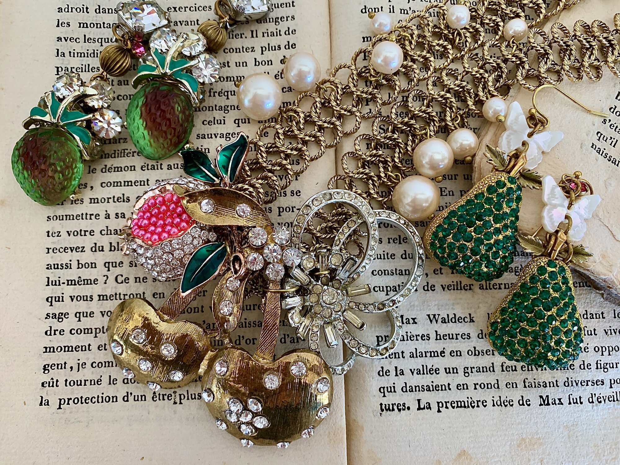 フュシア バイ イズミ タハラ