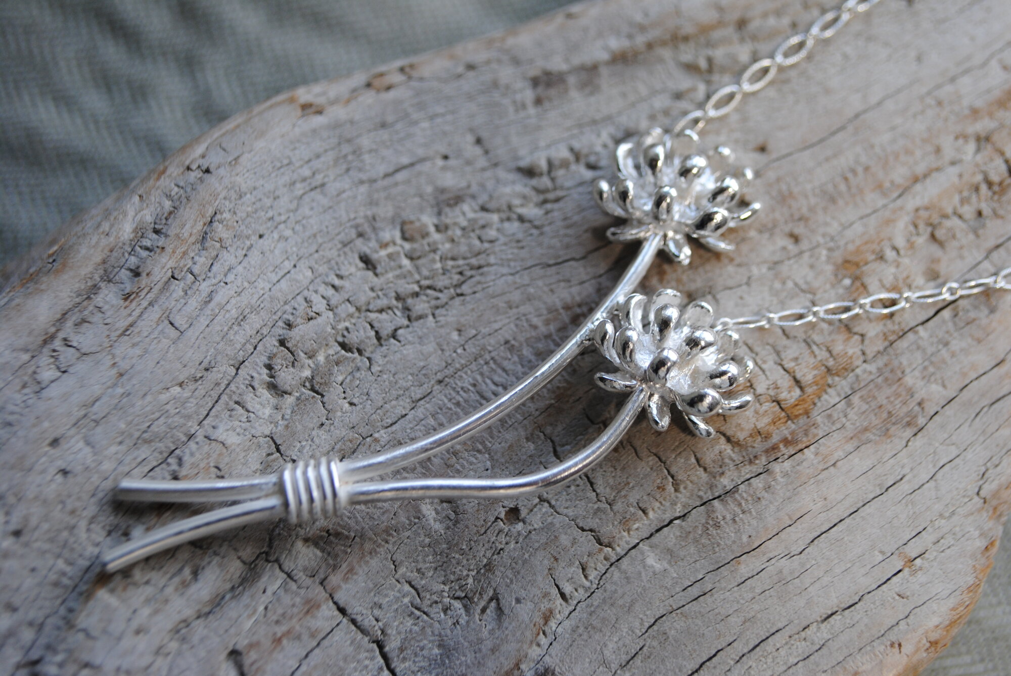 カモミーユ&枝の葉