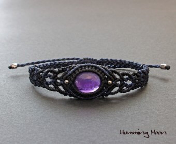 Humming Moon