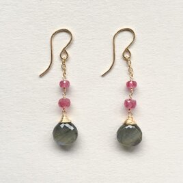 ラブラドライトとルビーのピアス