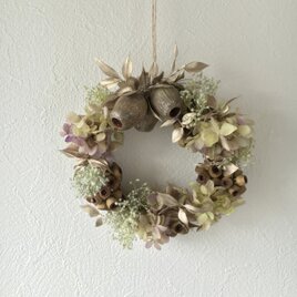 グリーン×パープルあじさいとプラチナゴールドリーフのリース