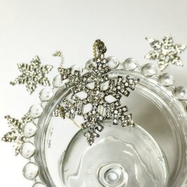 大きな雪の結晶ペンダント ネックレスの画像