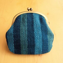 手紡ぎ手織りのがま口　-藍ヘリンボーン-の画像