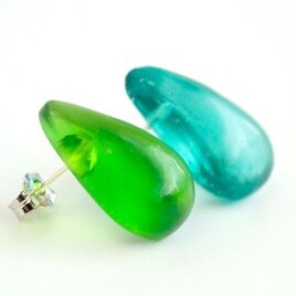 ウミノナミナミダ SEA GLASS ピアス bの画像