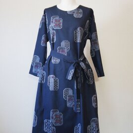 正絹／紬着物（経絣）リメイク［黒地に装飾文様］／S.G.O.08