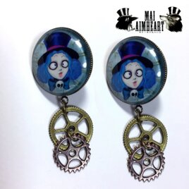 Mad Hatter Girl earringsの画像