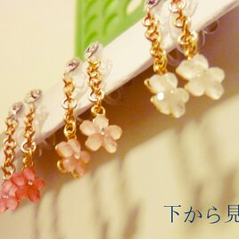 花のアクセサリーの画像