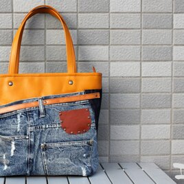 ボトムス＆キャメルカラーのレザートートバッグ