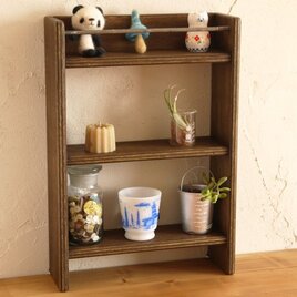 アンティーク調の壁掛けラック