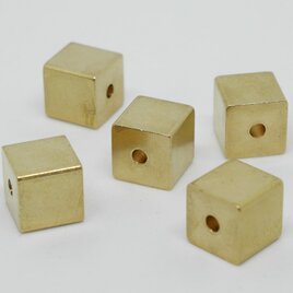 真鍮cubeの画像