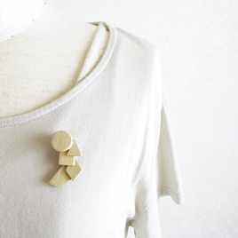 木製のシンプルブローチ tier series No.5 (br005)