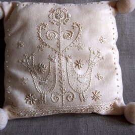 鳥の刺繍 スウェーデン刺繍のクロスの画像