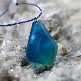ウミノガラス SEAGLASS PENDANT -k-