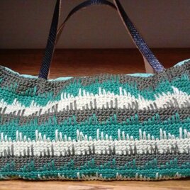 かぎ針編みのバッグ（マチ付き）の画像
