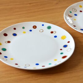 カラフルな水玉のお皿　二枚組の画像