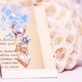 クリスタルのファスナーチャーム