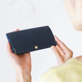 薄くて軽いスマート長財布・ネイビー（イタリア産牛革、経年変化あり）　薄い長財布で断捨離お財布ダイエット　caducカデュック
