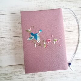 日本刺繍   青い鳥のブックカバー（クリアカバー付）の画像